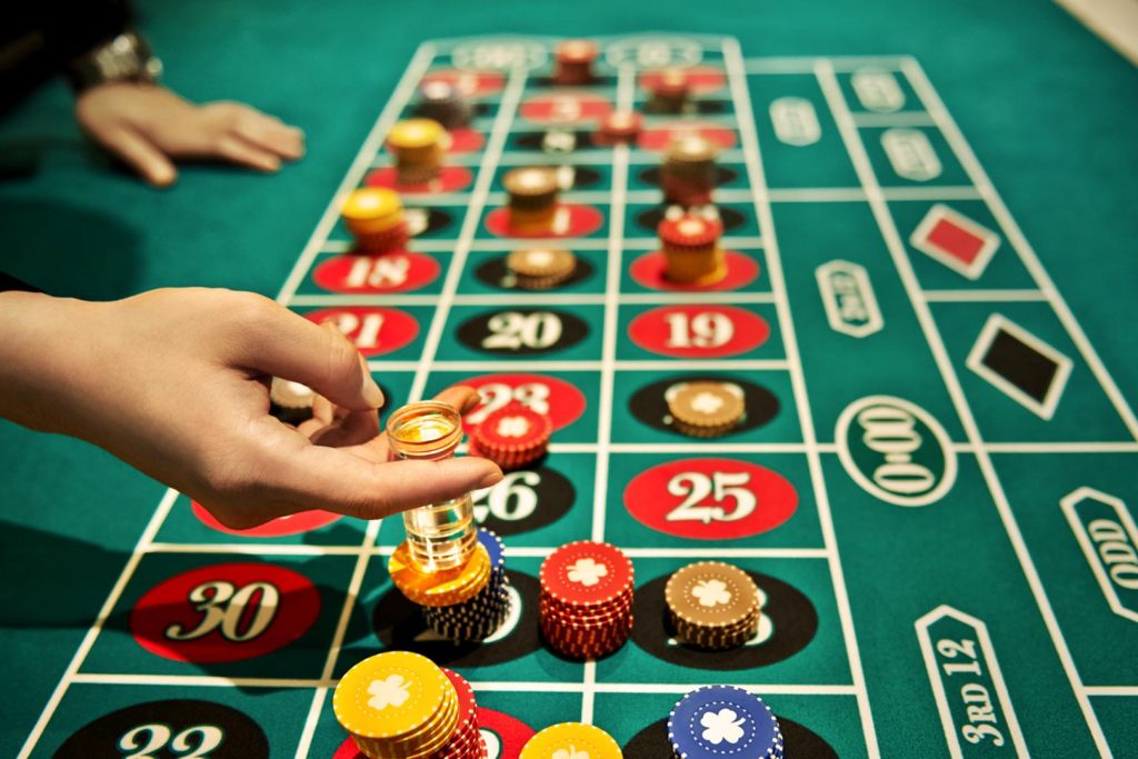 The Community and Bonding Benefits of Baccarat Tables